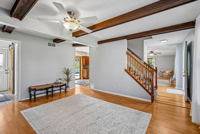 S74W32610 Twin Oaks COURT, Mukwonago, WI 53149
