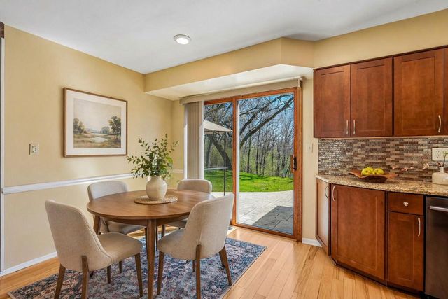 S74W32610 Twin Oaks COURT, Mukwonago, WI 53149