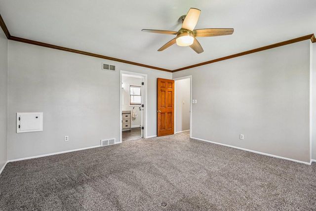 S74W32610 Twin Oaks COURT, Mukwonago, WI 53149