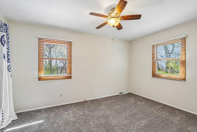 S74W32610 Twin Oaks COURT, Mukwonago, WI 53149