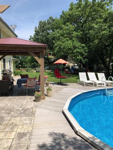 S74W32610 Twin Oaks COURT, Mukwonago, WI 53149