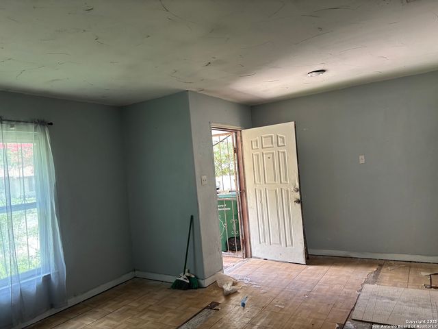 251 Shasta, San Antonio, TX 78221