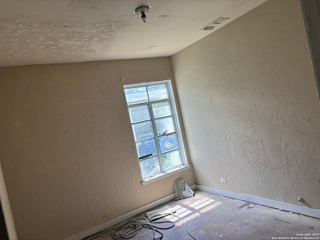 251 Shasta, San Antonio, TX 78221