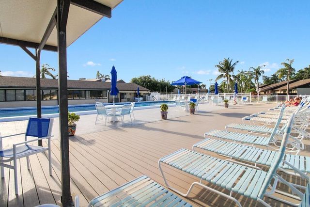 407 Pine Glen Lane C-1, Greenacres, FL 33463