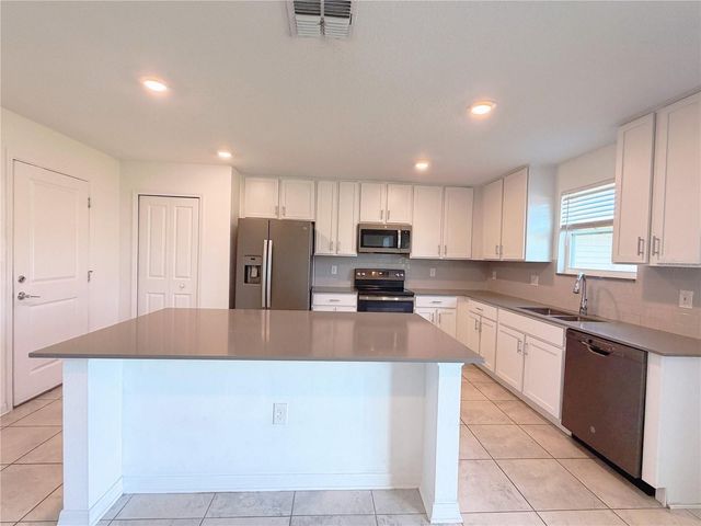 1888 BIRNHAM WOOD BEND, Kissimmee, FL 34746