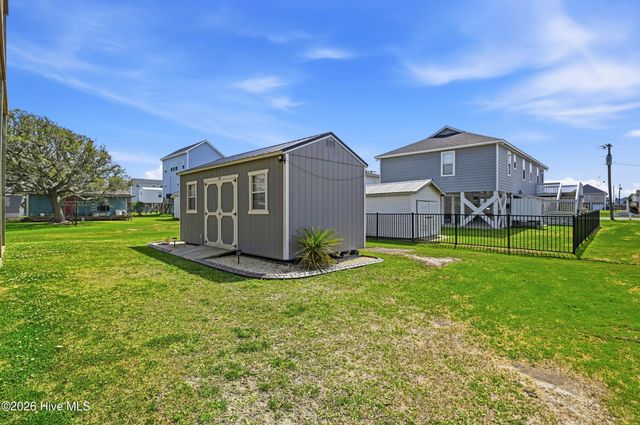 9021 W 9th Street, Holly Ridge, NC 28445