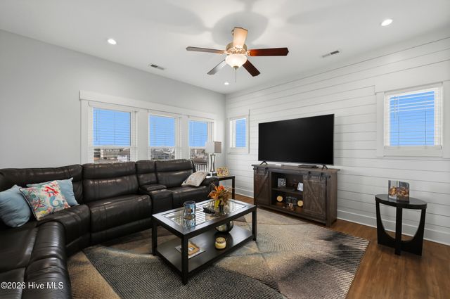 9021 W 9th Street, Holly Ridge, NC 28445