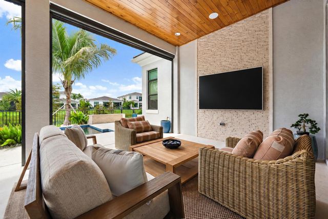 13195 ARTISAN Circle, Palm Beach Gardens, FL 33418