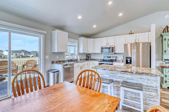 6879 67th Street S, Horace, ND 58047