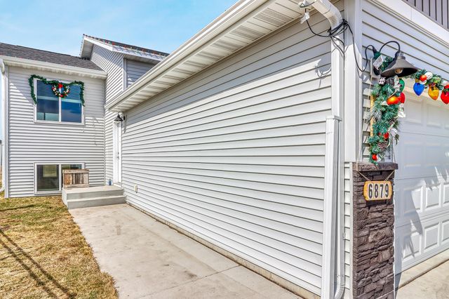 6879 67th Street S, Horace, ND 58047