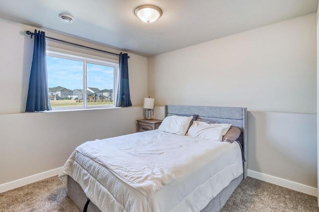 6879 67th Street S, Horace, ND 58047