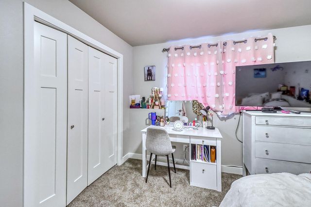 6879 67th Street S, Horace, ND 58047