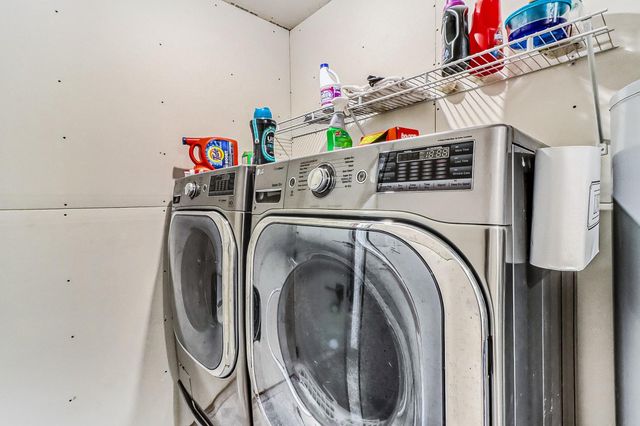 6879 67th Street S, Horace, ND 58047