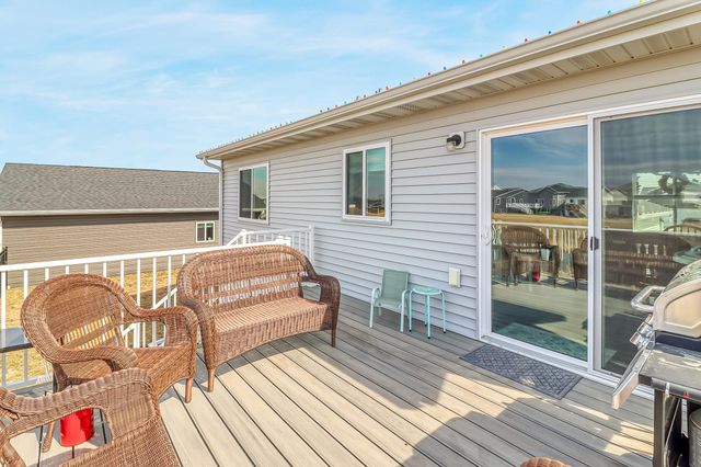 6879 67th Street S, Horace, ND 58047