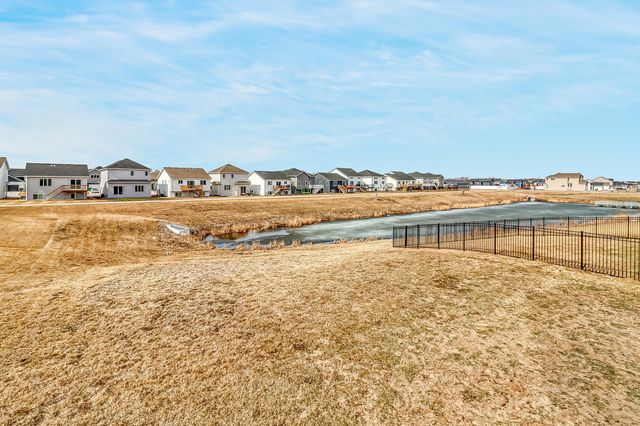 6879 67th Street S, Horace, ND 58047