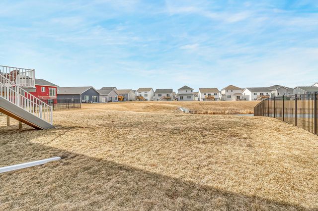 6879 67th Street S, Horace, ND 58047