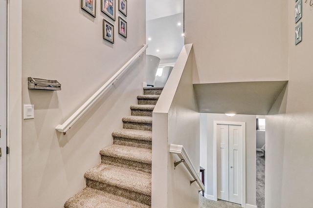 6879 67th Street S, Horace, ND 58047