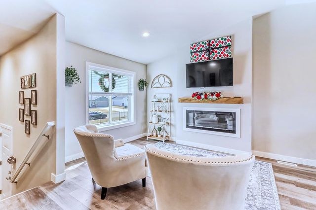 6879 67th Street S, Horace, ND 58047