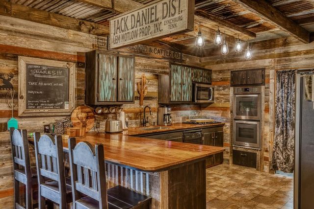 7748 Winslow LN, Menard, TX 76859