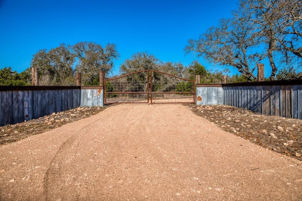 7748 Winslow LN, Menard, TX 76859