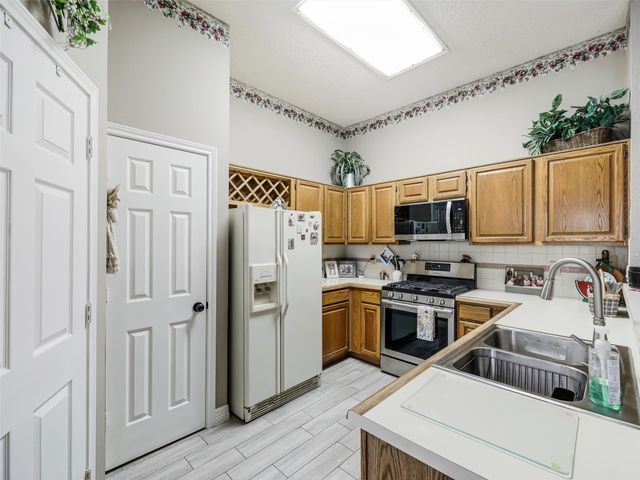 6114 Covington Drive, Rowlett, TX 75089