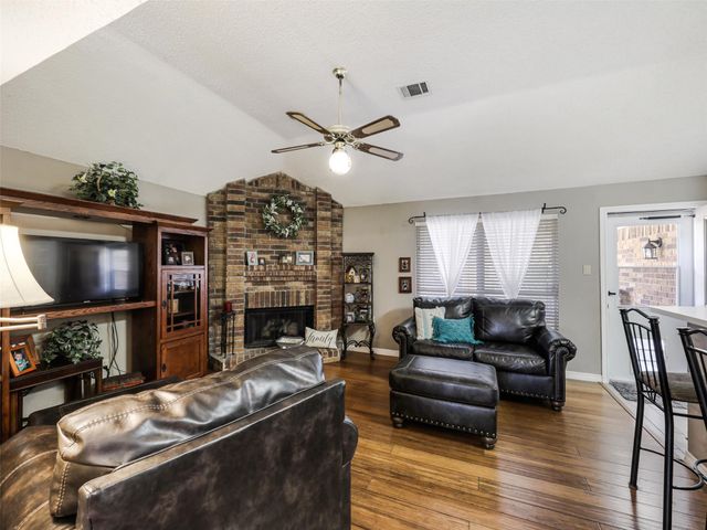 6114 Covington Drive, Rowlett, TX 75089