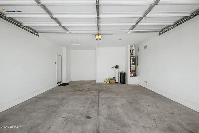 8821 W AGORA Lane, Tolleson, AZ 85353