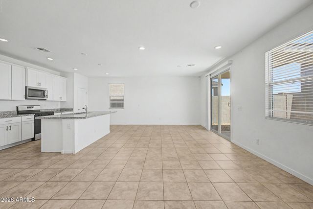 8821 W AGORA Lane, Tolleson, AZ 85353