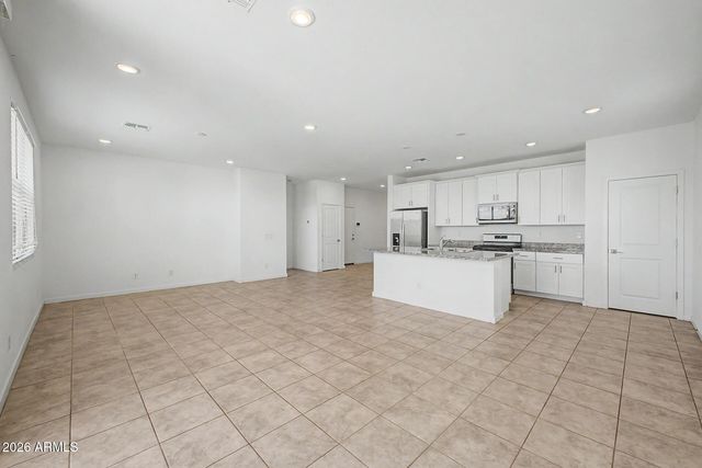 8821 W AGORA Lane, Tolleson, AZ 85353