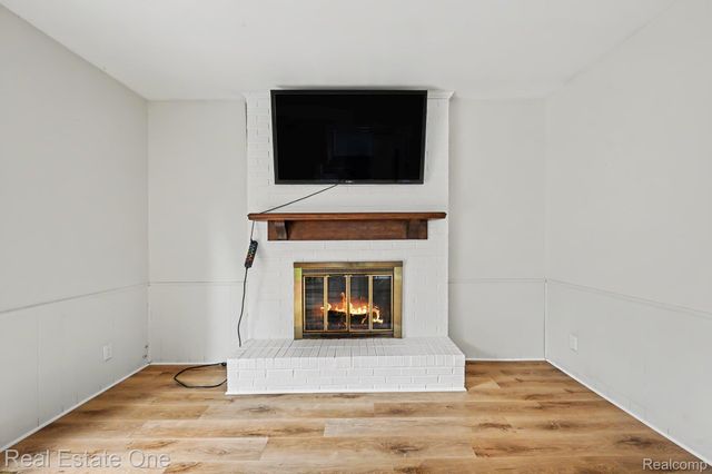 2320 Greensboro Drive, Troy, MI 48085