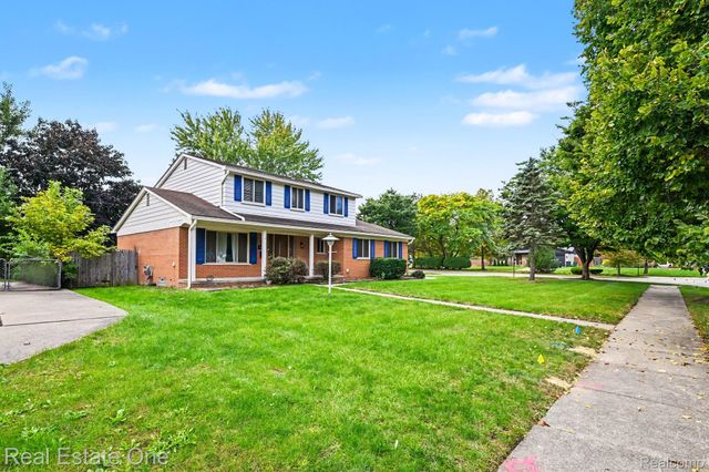 2320 Greensboro Drive, Troy, MI 48085