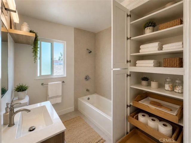 15915 Orizaba Avenue, Paramount, CA 90723