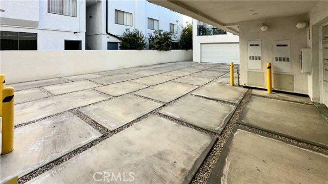 14019 Vanowen Street 104, Van Nuys (los Angeles), CA 91405