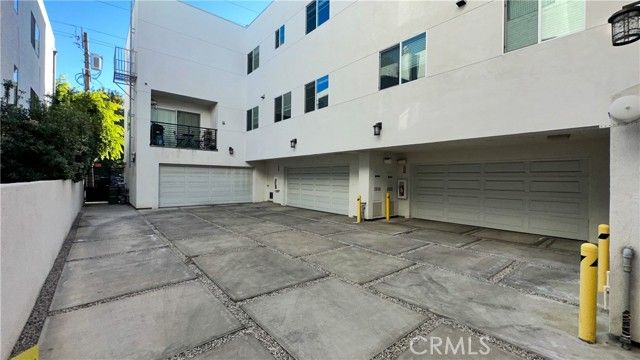 14019 Vanowen Street 104, Van Nuys (los Angeles), CA 91405