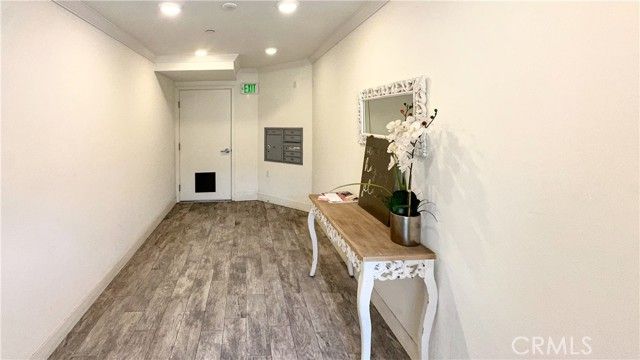 14019 Vanowen Street 104, Van Nuys (los Angeles), CA 91405