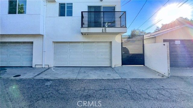 14019 Vanowen Street 104, Van Nuys (los Angeles), CA 91405