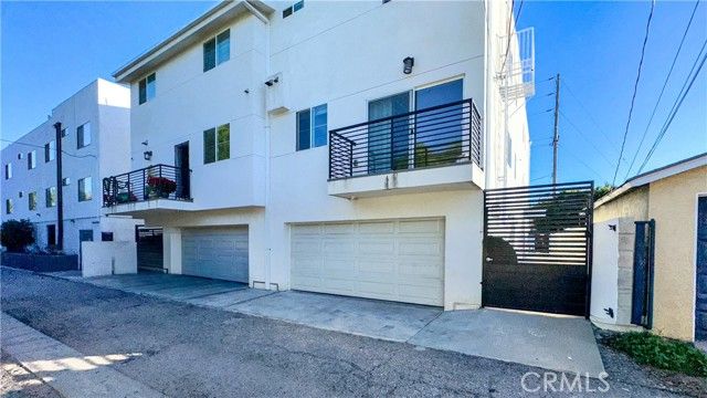 14019 Vanowen Street 104, Van Nuys (los Angeles), CA 91405