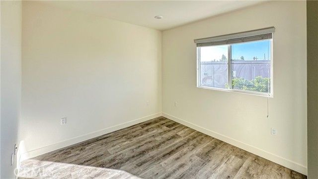 14019 Vanowen Street 104, Van Nuys (los Angeles), CA 91405