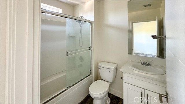 14019 Vanowen Street 104, Van Nuys (los Angeles), CA 91405