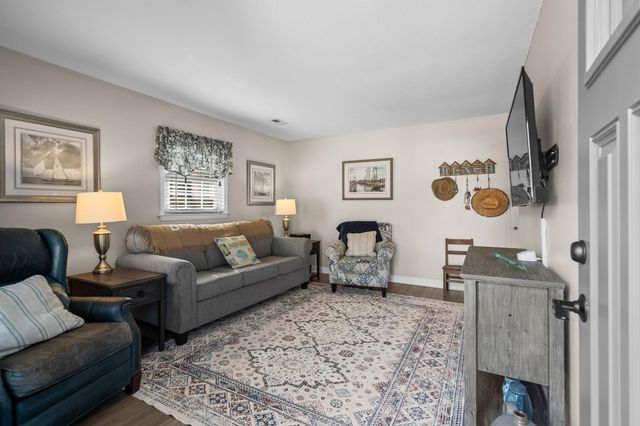 715 Cypress Dr., Surfside Beach, SC 29575