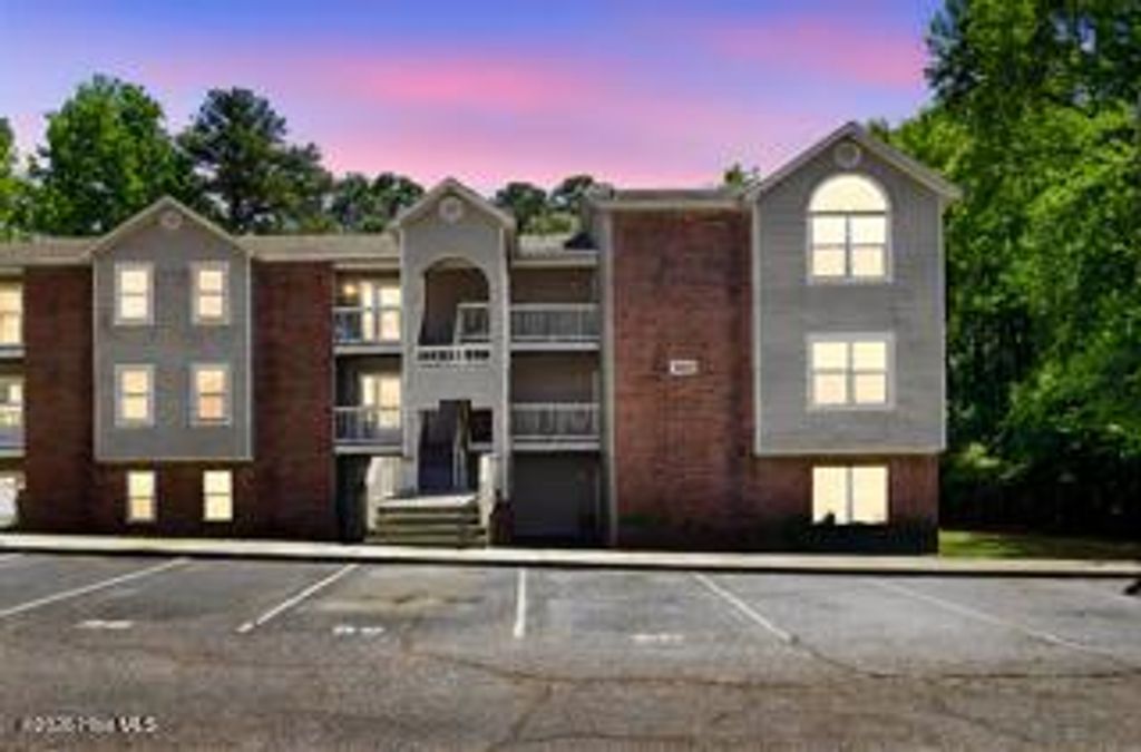 663 Bartons Landing Place 14, Fayetteville, NC 28314