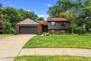 815 Oak Ridge Court, Brighton, MI 48116