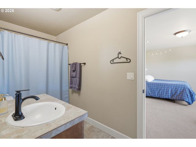 10507 Nw 32ND Dr, Vancouver, WA 98685