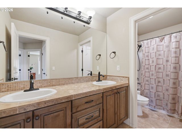 10507 Nw 32ND Dr, Vancouver, WA 98685