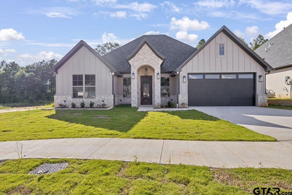 2010 Locklear Ln, Tyler, TX 75703