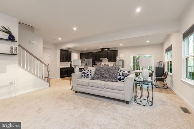 8734 GREENWAY DR, Spotsylvania, VA 22551