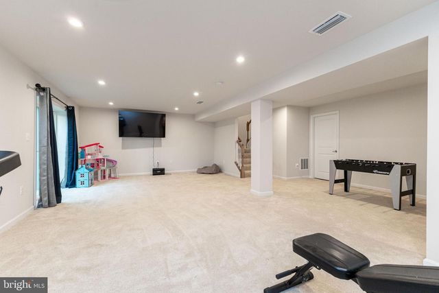 8734 GREENWAY DR, Spotsylvania, VA 22551