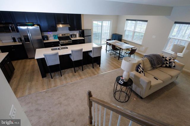 8734 GREENWAY DR, Spotsylvania, VA 22551