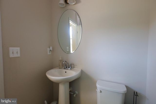 8734 GREENWAY DR, Spotsylvania, VA 22551