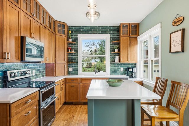 206 Wood STREET, Walworth, WI 53184
